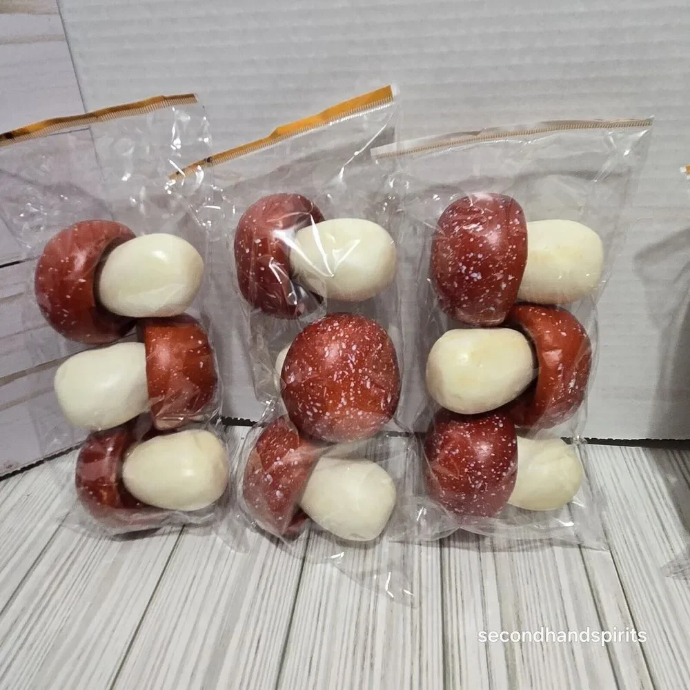 Dk Red Mushroom Styrofoam, Christmas Woodland Forest Nature Tree